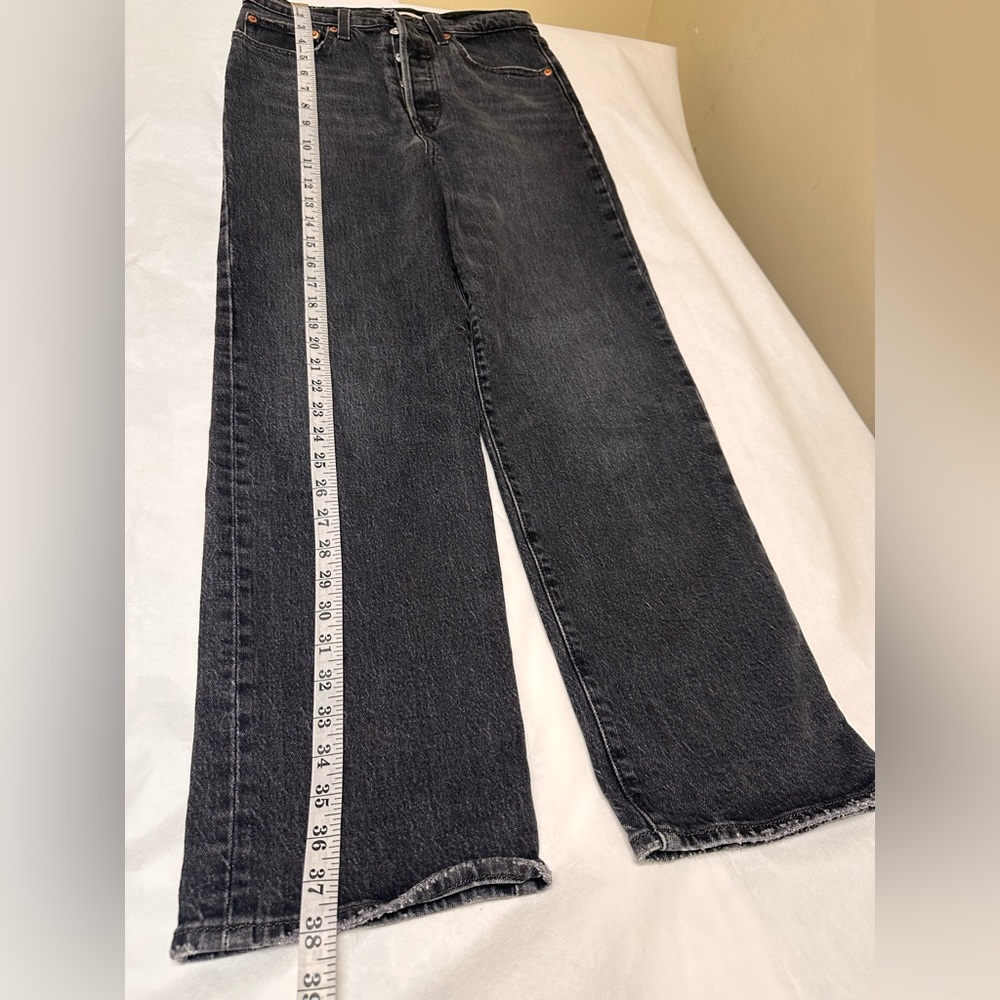 ⚫️Premium Levi's Ribcage Straight Jeans⚫️ - Picture 6 of 13